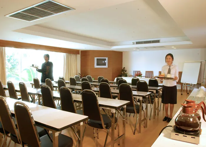Bansabai Hostelling International 3*